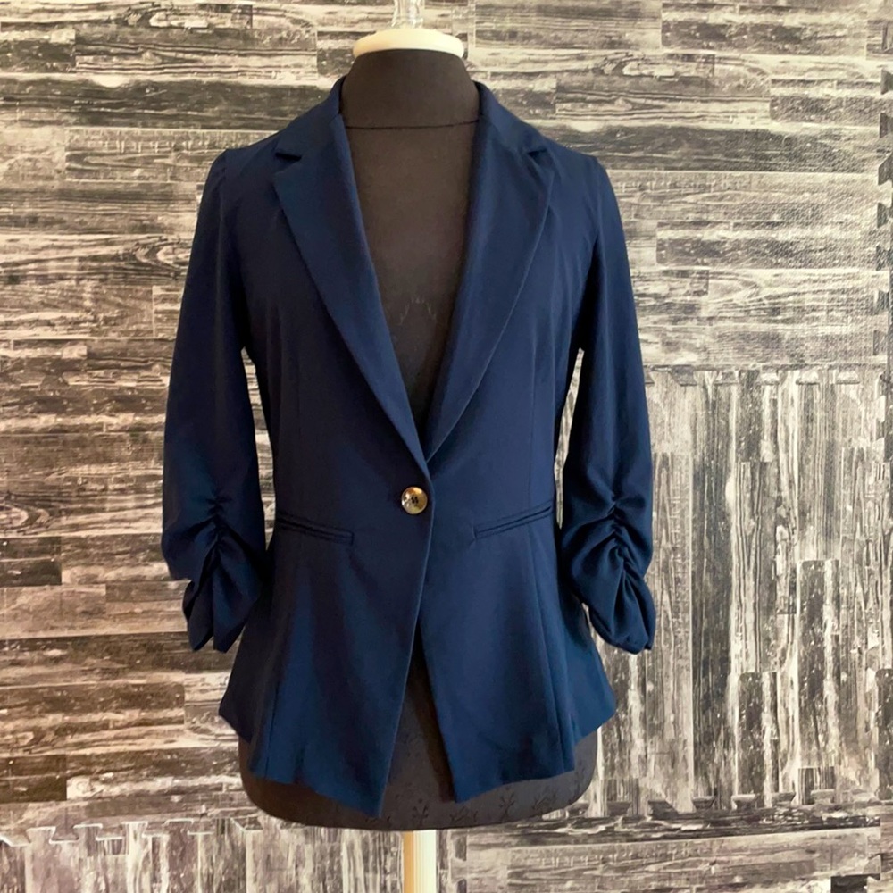 Navy Blue Stretchy fitted Blazer Size Medium NWOT